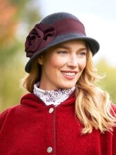 【関税＆送料込み】Brunello Cucinelli Wool Cloche Hat Brunello Cucinelli Cable knit wool cloche hat with sequin