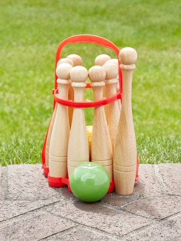 Solid Wood Lawn Bowling Set With Carrying Basket