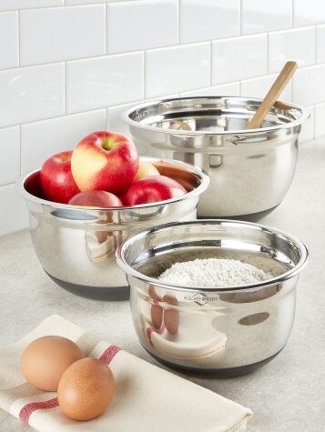 Choice Stainless Steel Standard Mixing Bowl Set with Silicone Bottom - 3/Set