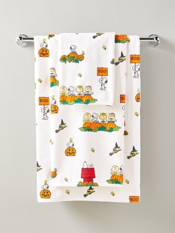 Peanuts Great Pumpkin Halloween Portuguese Cotton Bath Towel Collection