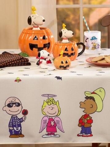Peanuts Halloween Tablecloth | Oilcloth Tablecloth