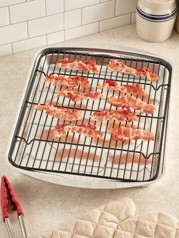 Elevated Aluminum Baking Tray with Steel Rack