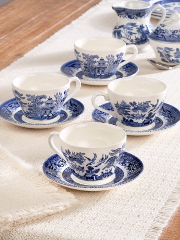 Blue Willow Tea Cup and Saucer, 8 Piece Set