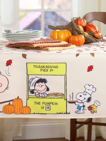 Peanuts Thanksgiving Matte-Finish Tablecloth