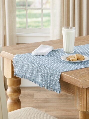 Woven online table runner