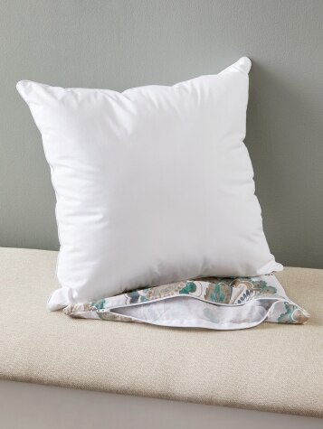 Indoor/Outdoor Throw Pillow Insert, 18 Inch