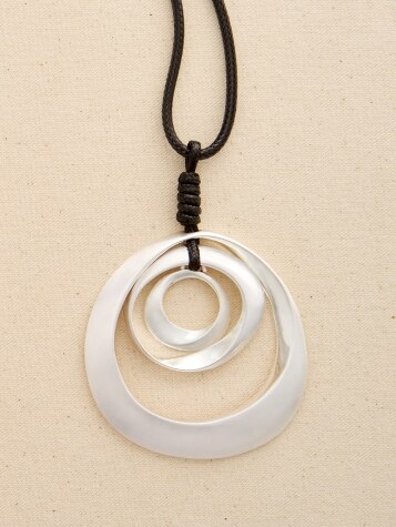 Triple-Circle Pendant Necklace in Silver