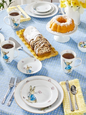 The Vermont Country Store Peter Rabbit Porcelain Dinner Plate Set of 4