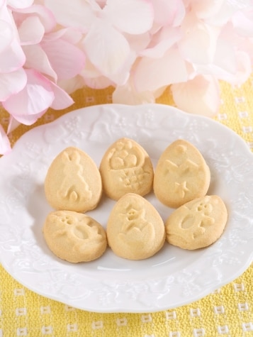 German Easter Bunny Tin With Butter Cookies