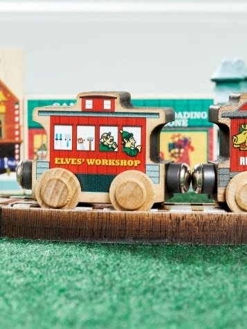 Vermont-Made Hardwood Maple North Pole Village Railway Set