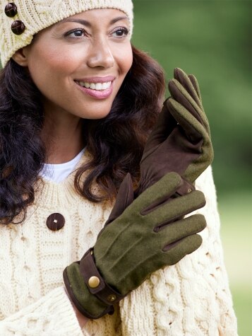 Brown best sale knit gloves