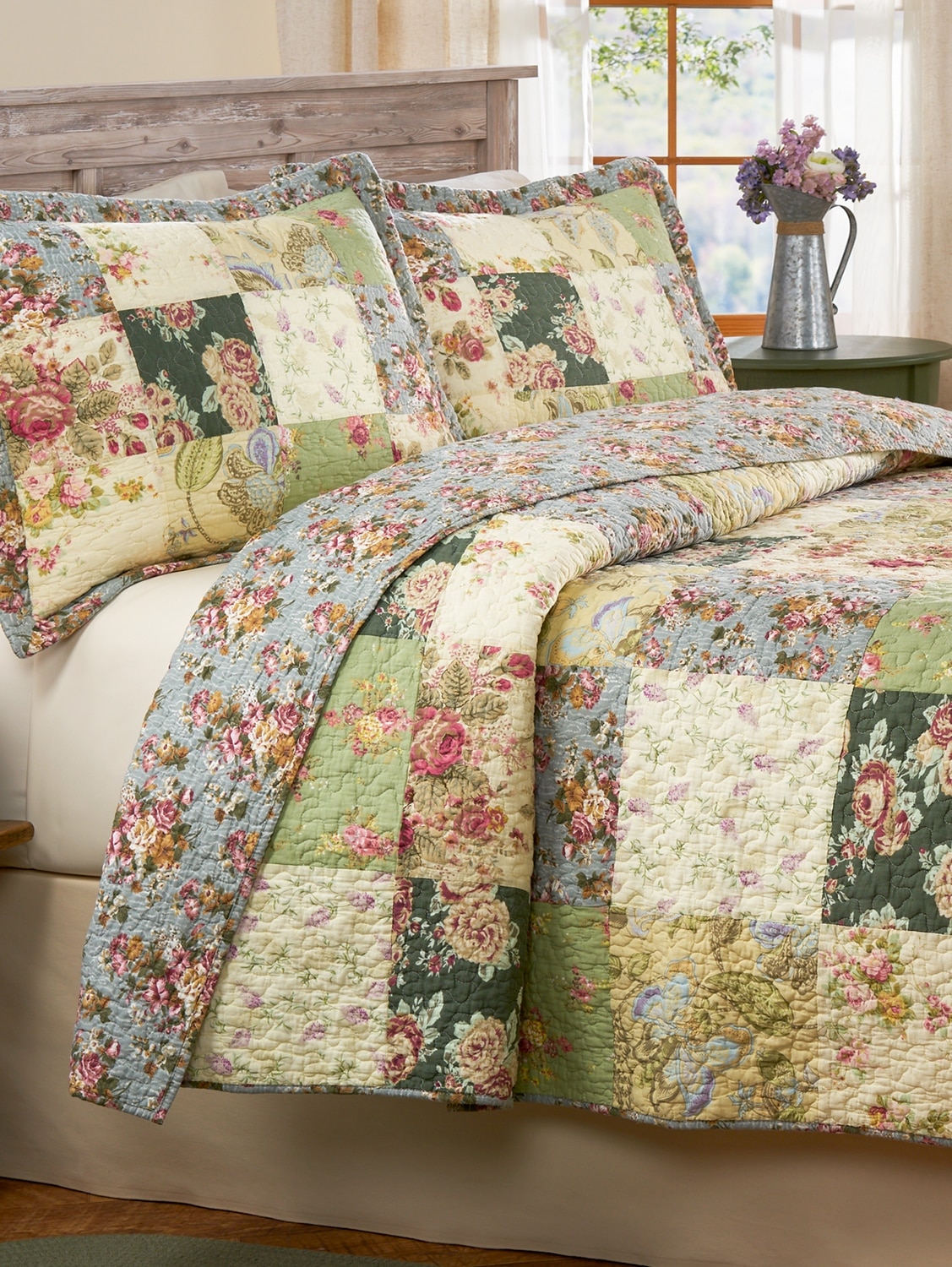 Lovely Patchwork Hadley Floral Set of 2 Pillow Shams 