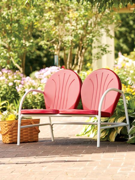 Metal Outdoor Loveseat Vintage Style, Old Fashioned Metal Patio Chairs