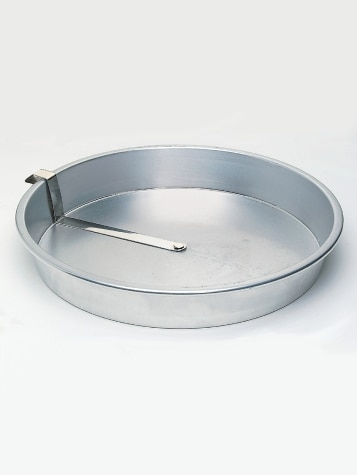 Round 8 Inch Cake Pan With Cutter Bar, Set of 2