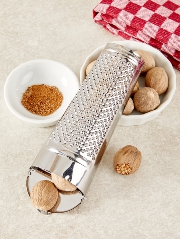 Nutmeg grater deals