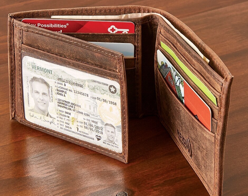 Men's RFID-Blocking Tri-Fold Leather Wallet