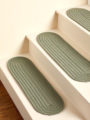 Mount Mansfield Solid Braided Oval Stair Tread