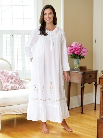 Women's Sweetheart Rose Embroidered Nightgown