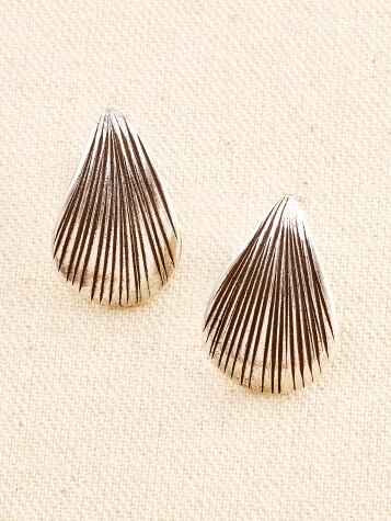 Etched Scallop Stud Earrings in Silver Color