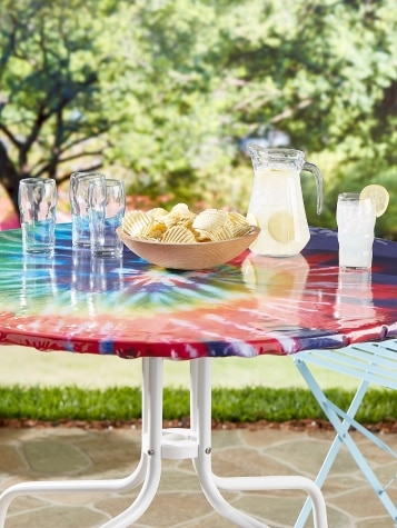 Stay-Put Oblong Elasticized Oilcloth Tablecloth